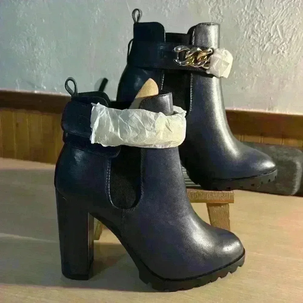 Shoedazzle Blue Faux Leather Chunky Sole High Heel Bootie w/ Ankle Chains